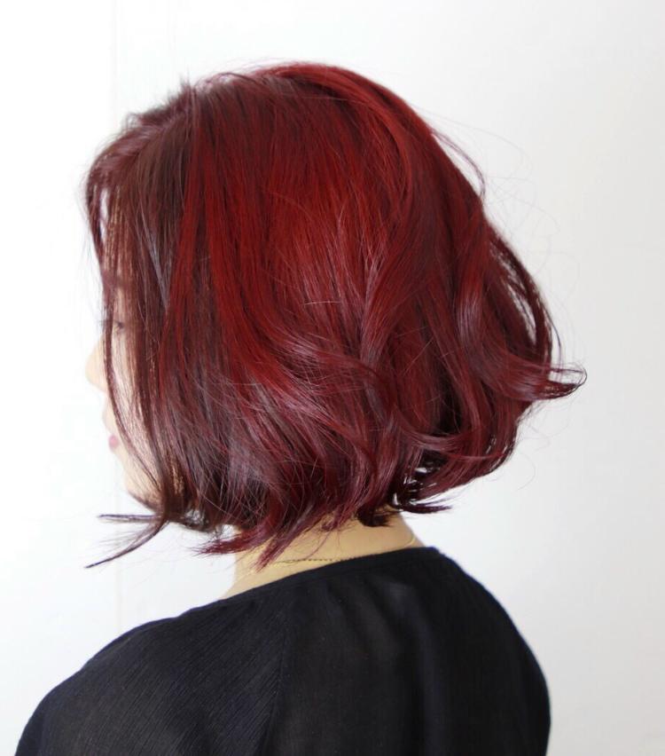 甜美浪漫莓果红发色